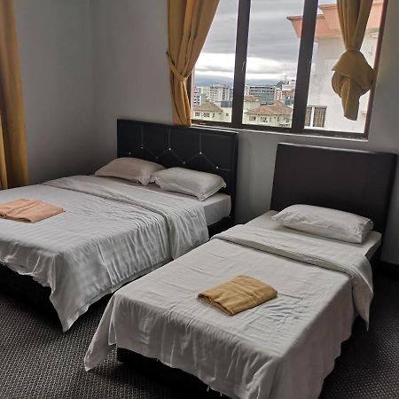 Homestay Marina Court Кота-Кинабалу Экстерьер фото